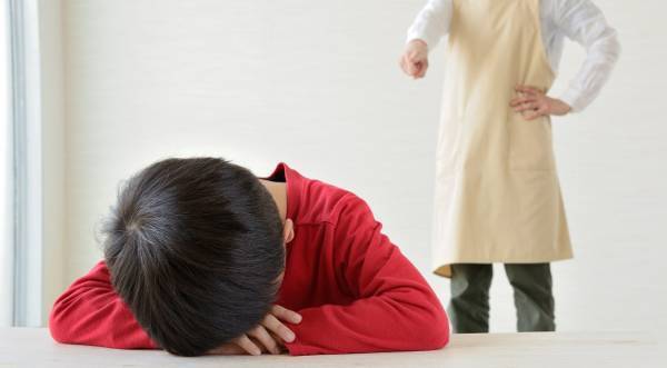 教育虐待をする親の7つの特徴【チェックシートあり】～子どもの幸せ望んでますか？～