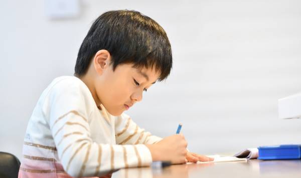 教育虐待をする親の7つの特徴【チェックシートあり】～子どもの幸せ望んでますか？～