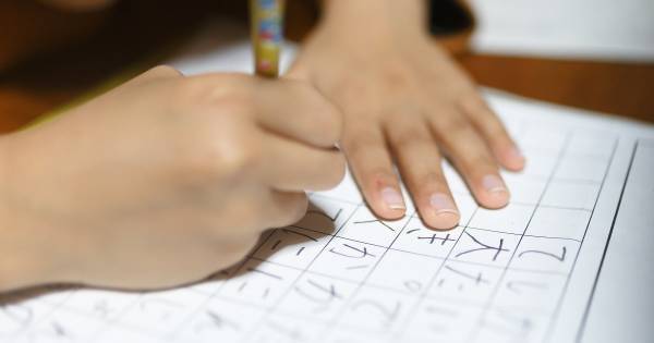 子どもの作文にはこれ1冊。親から子への「○○」で、作文能力がメキメキ上がる！