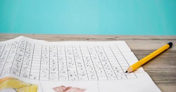 子どもの作文にはこれ1冊。親から子への「○○」で、作文能力がメキメキ上がる！