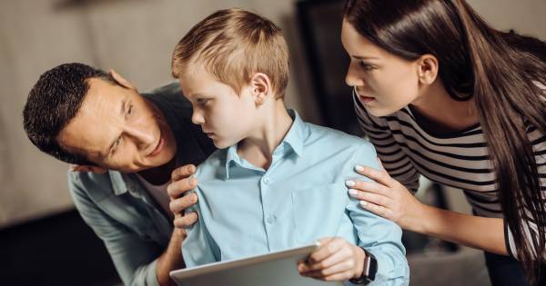 「ハイパーペアレンティング」な親が急増中！ 子どもを疲弊させる親がしていること4つ