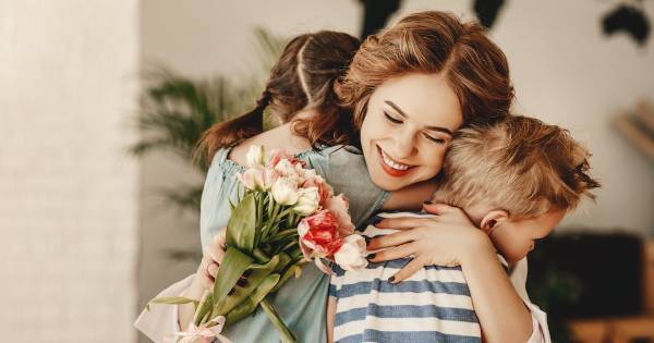 「ありがとう！」で子どもの自己肯定感が上がるワケ。幸福度が高い人は “感謝の心” をもっている