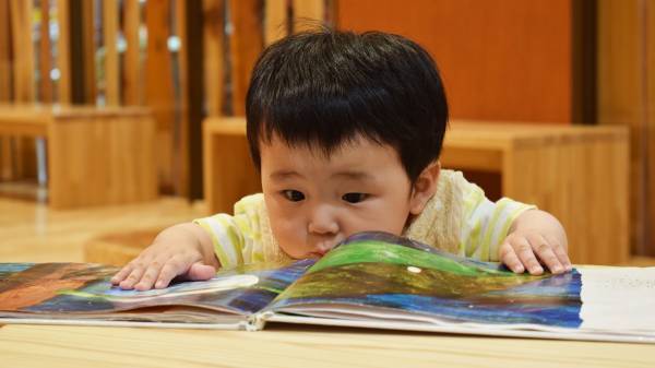 寝る前はNG！？　絵本の読み聞かせで “やらないほうがいい” 6つのこと