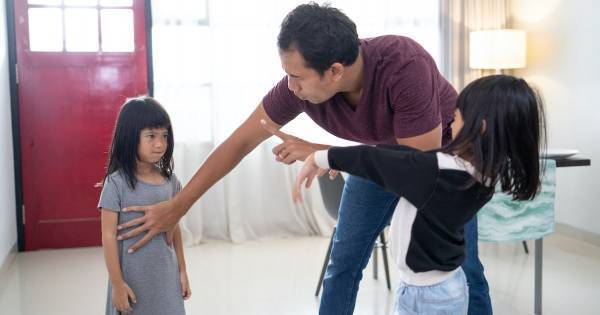 子どものケンカは止めない。でも「攻撃的な子」「“ムカつく” が口癖の子」には親が〇〇しよう！