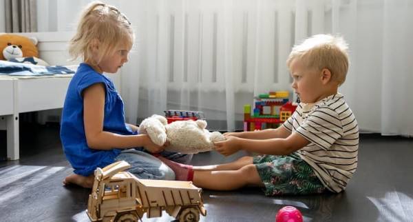 7歳までは自己チューでもOK！？ 「失敗を人のせいにする子」と「思いやりがある子」の違い