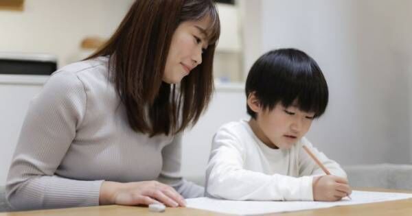 それ、逆効果ですよ！宿題をやらない子どもに絶対避けるべき、4つのNG行動