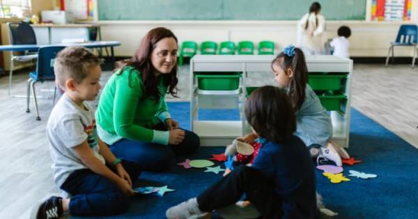 【チェックリストつき】ほめられ中毒から子どもを守る！　自信を育む４つのほめ方