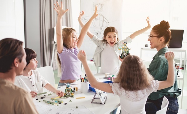 ストレスに強い人と弱い人。幼少期の「非認知能力」の育み方に違いあり