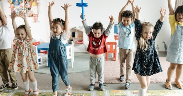 【ピアジェ理論で解説】幸福度を左右する「自己決定力」。2歳から始める将来の成功習慣