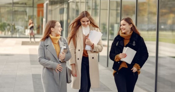 【ピアジェ理論で解説】幸福度を左右する「自己決定力」。2歳から始める将来の成功習慣