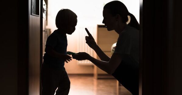 無自覚のまま「虐待」していませんか？　子育て中のイライラ、3つの要因と対処法