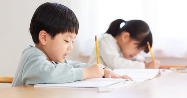 「比較病」の心理構造と克服ポイント｜なぜ、わが子とほかの子を比べてしまうのか？