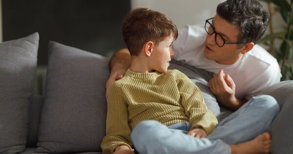 【医師監修】「学校に行きたくない」と言われたら？　登校しぶり・行きしぶりの6つの原因と対応法