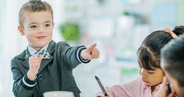 【ENTJ】リーダー気質で決断力抜群な子ども！「大人顔負け隊長さん」の性格や特徴は？｜MBTI性格タイプ