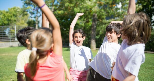 【ENTJ】リーダー気質で決断力抜群な子ども！「大人顔負け隊長さん」の性格や特徴は？｜MBTI性格タイプ