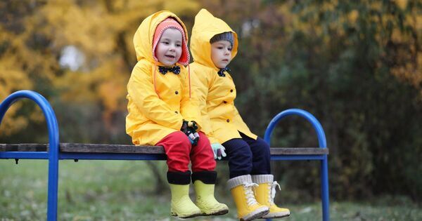 世界基準の子育て｜「雨の日はおうち」じゃもったいない！　子どもの脳と心を育てる外遊び７つ