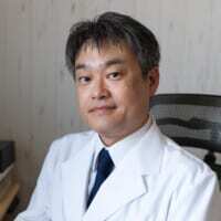 子どもの “登校しぶり” が続いている「仕事はやめるべき？」心療内科医の答えと、みんなの “対応実例”を紹介します。