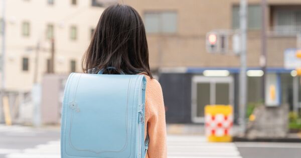 子どもの “登校しぶり” が続いている「仕事はやめるべき？」心療内科医の答えと、みんなの “対応実例”を紹介します。