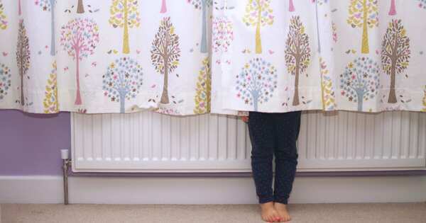 見えてるけど “隠れている” つもり「かわいいかくれんぼ」──その愛おしい心理のひみつ