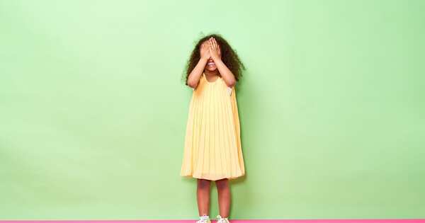 見えてるけど “隠れている” つもり「かわいいかくれんぼ」──その愛おしい心理のひみつ