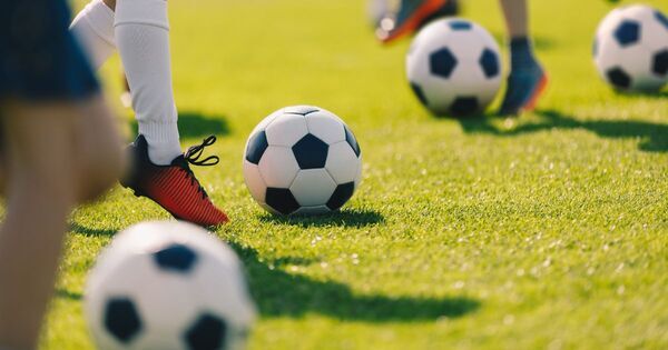 「好きにやらせる・遊ばせる」が運動能力を育む最短ルート。親が子に「やらせる運動」はメリットなし！