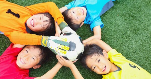 運動能力とともに「非認知能力」も高まる。運動習慣がない子は、将来メンタル不調におちいりやすい？