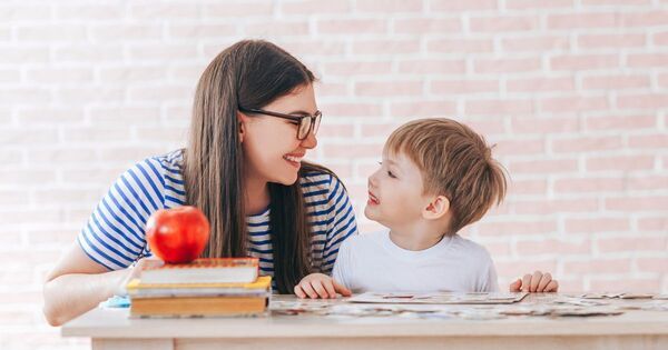 世界で注目の子育てスタイル、でも「重すぎる愛情」は落とし穴も。”エレファントペアレント” な親の特徴7つ