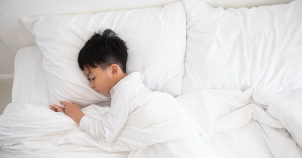“寝る前3分” を変えるだけ。子どもの脳が育つ科学的な睡眠習慣とは？