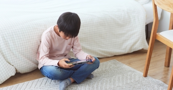 「ゲームやめなさい！」と叫ぶ前に知ってほしい。子どもがゲームを “やめられない” 脳のメカニズムと、やめさせるより効くアプローチ
