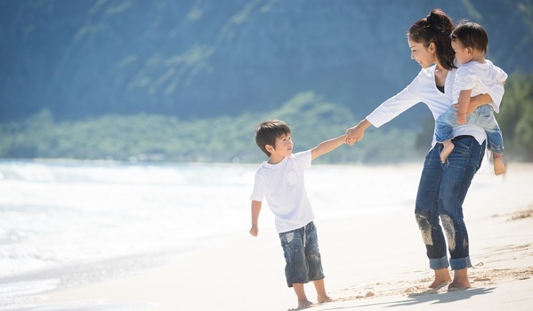 玄関で泣いていた娘が1週間で変わった。寝る前3分の「いいこと3つ」が自己肯定感を上げる科学的理由