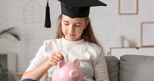 「見えないお金」が子どもの金銭感覚を奪う！？　今日からできるキャッシュレス時代の “お金の教育”