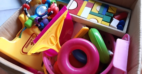 ママ友の家はスッキリおしゃれなのにうちはおもちゃで溢れてる……部屋を”ちょっときれい”に見せる小ワザ3選