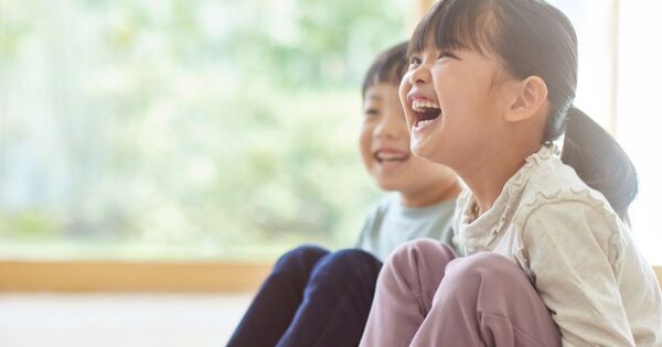 「ねえママ、なぞなぞ出していい?」と言える子は、もう「相手の頭のなか」を想像しはじめている