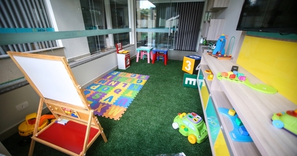 雨で公園に行けなくても大丈夫！子どもの体力をしっかり発散する室内遊具の選び方
