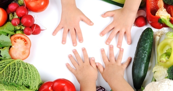 「食べなさい」を「どっちが甘い？」に変えるだけ。苦手を”問い”にする偏食対策