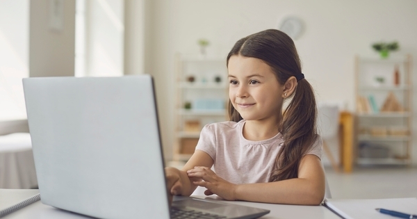 子どもにAIを使わせていい？　教育のプロが語る「子どもとAIの向き合いかた」