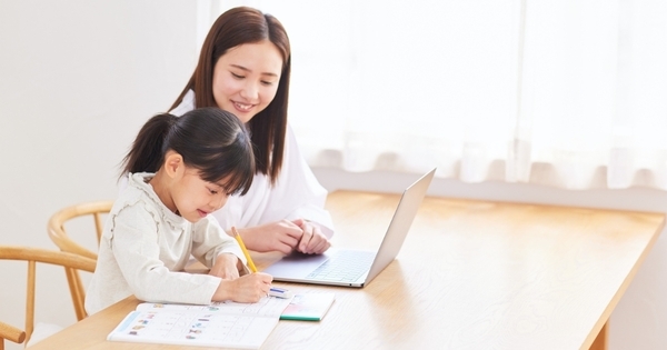 できないことが、できるようになる。その「勉強の楽しさ」は低学年でこそ実感させてあげて。教育のプロが語る、”自学力”の身につけさせかた