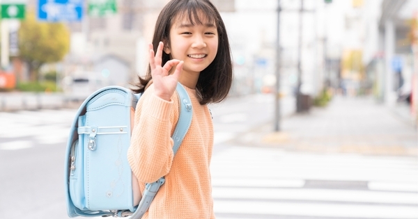 手をつないだ最後の日を、親は覚えていない。思春期の入口で終わるもの