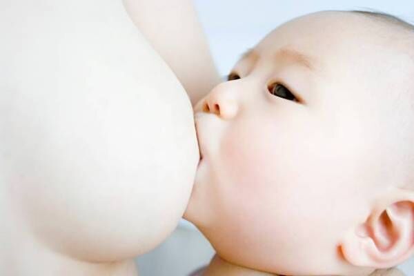 助産師監修 乳口炎とは 白斑ができる 症状と対処法 乳腺炎との関係 年3月26日 ウーマンエキサイト 1 3