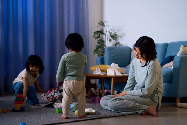 「いつになったら温かいごはんが食べられるだろう」1歳・3歳・5歳を育てる女性が先輩ママたちのお茶会に呼ばれて…