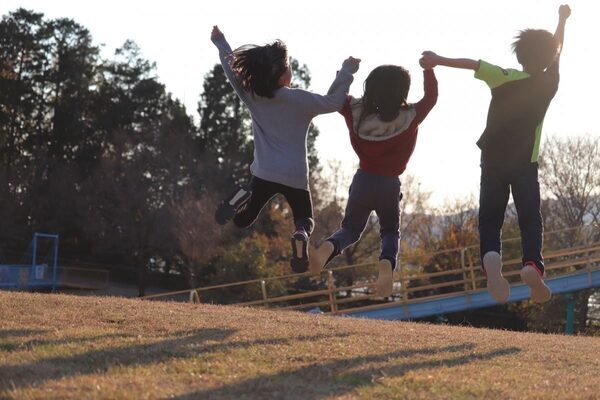 子どもたちが高熱でヤバい…末っ子を預かって特別な体験をさせてくれた実母が素敵すぎる【おばあちゃんに大感謝！】