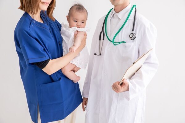 面会禁止の出産と入院。乳首は切れて痛いし授乳も「私だけできない……」追いつめられた産後、助産師さんの存在に救われた