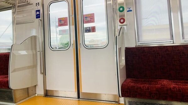 大病院への通院、雨の日の蒸し暑い電車で娘が大号泣…張り詰めた緊張の糸が切れそうになったそのとき、ある女性が言葉にしてくれたこと