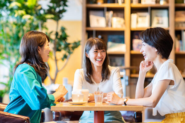 多くの女性は昔からこれで生き延びてきた。多忙な現代ワーママの「武器」「戦い方」とは？