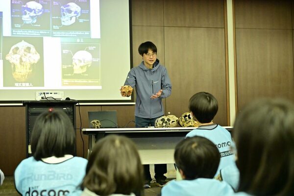 「これは鎖骨を刀で斬られた江戸時代の侍の骨」子どもたちが人骨から推理！ 「ドコモ未来フィールド」のアカデミック体験レポ