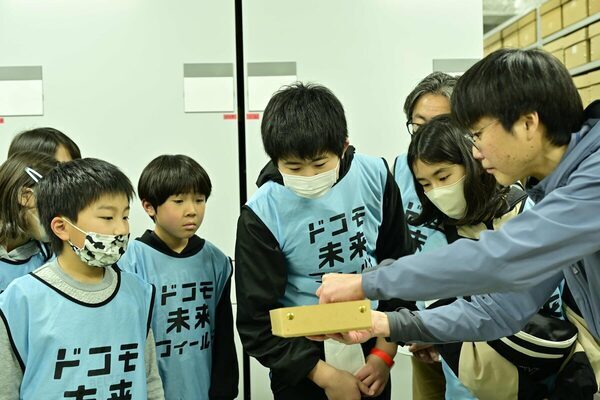 「これは鎖骨を刀で斬られた江戸時代の侍の骨」子どもたちが人骨から推理！ 「ドコモ未来フィールド」のアカデミック体験レポ