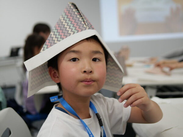 【とんでもないデカさ】に親子でビックリ！新聞印刷工場の最新設備見学レポートをお届け（東日印刷）