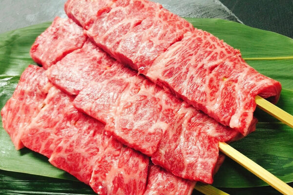 和牛肉寿司や牛とろ丼など、旨い肉料理が大集合！ 「ゴジュウジャー」のショーもある「肉祭2025 in等々力緑地」が5/2から開催