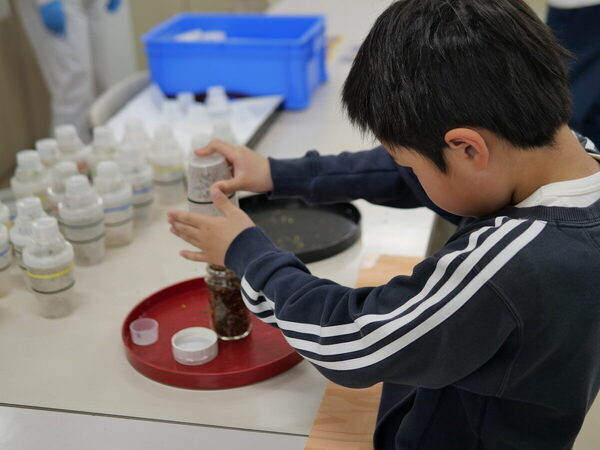 【オリジナルふりかけも作れちゃう】「ゆかり」でおなじみの食品工場、親子見学ツアーが超楽しい♡