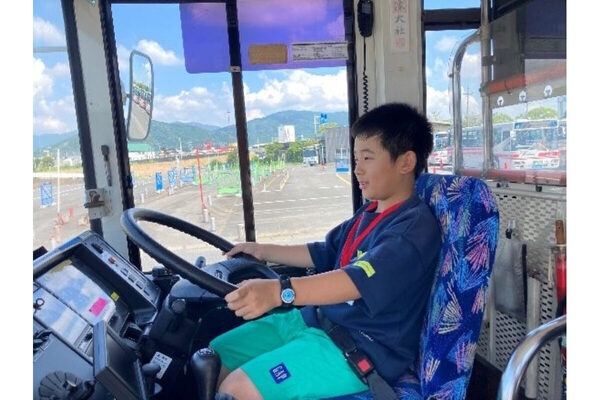 【参加無料】パティシエやバス運転士など、計54クラスのお仕事体験ができる！「にしてつキッズしごと体験スクール2025」が開催